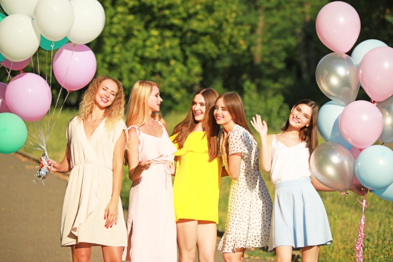 wieczór panieński w domku nad jeziorem