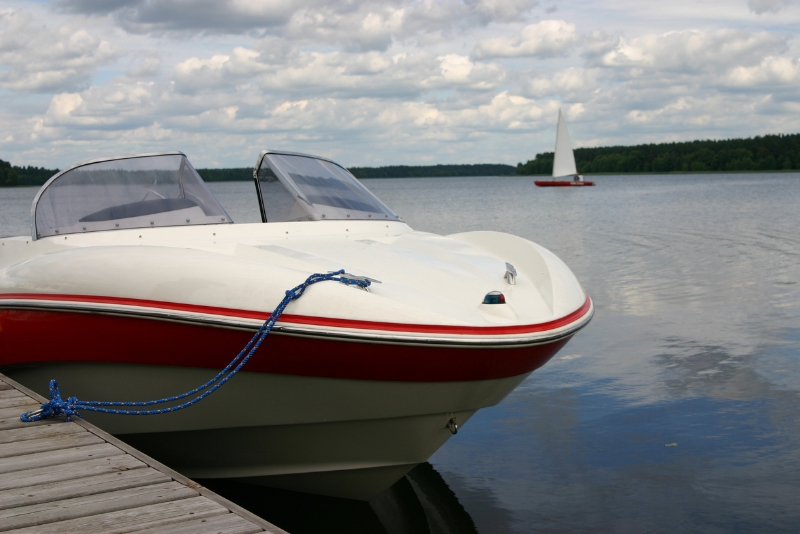 idealne miejsce do pływania skuterem i motorówką - Jezioro Ślesińskie w Wielkopolsce